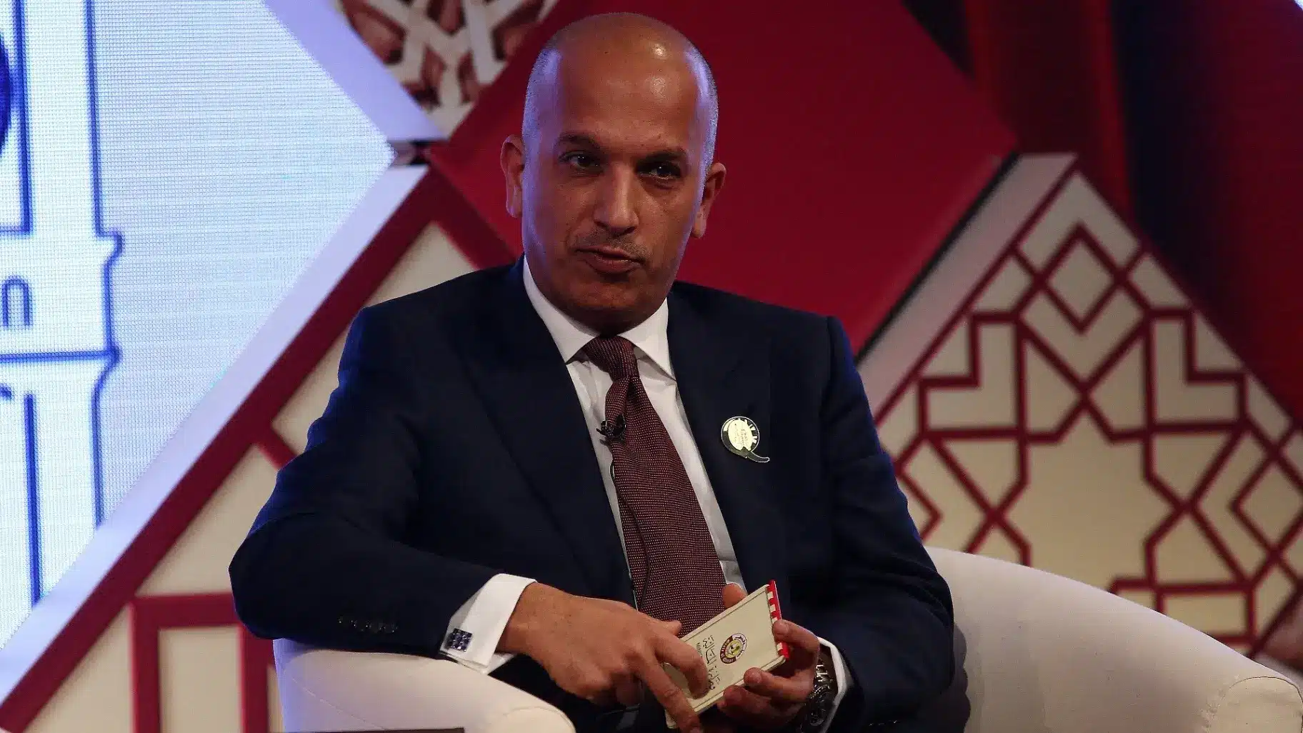 مناصب علي شريف العمادي الوزير القطري السابق