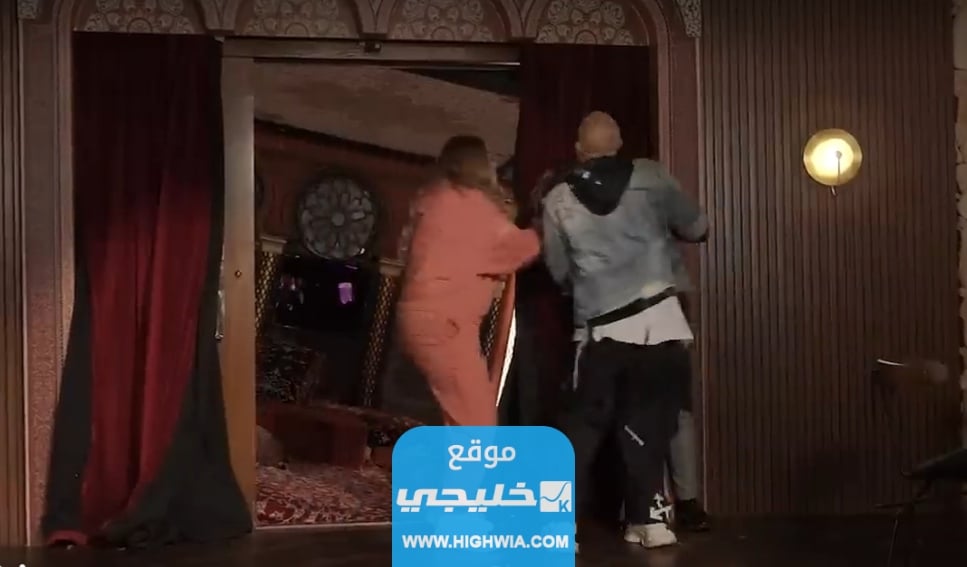 الفنانة نهال عنبر والمخرج حسام الحسيني يضربان رامز جلال