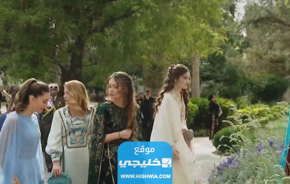 صورة الاميرة هالة النور مع إخوتها في زفاف ولي عهد الأردن