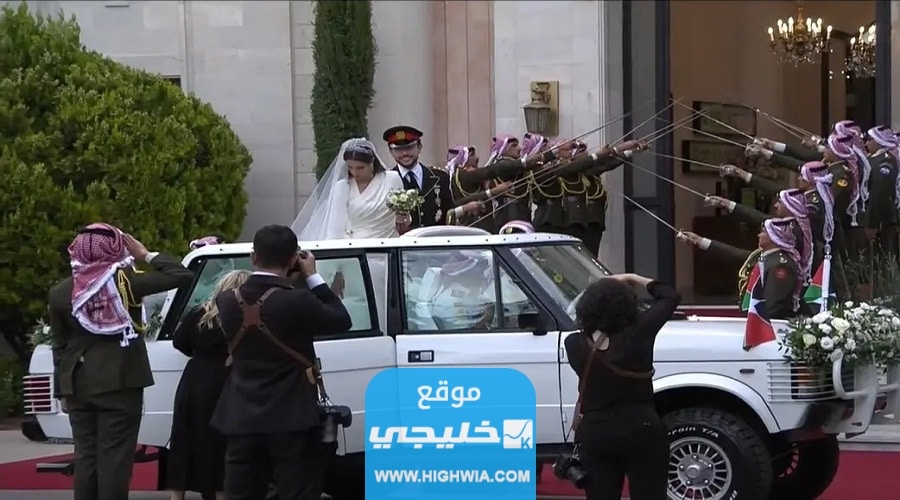 نوع سيارة زفاف الأمير الحسين