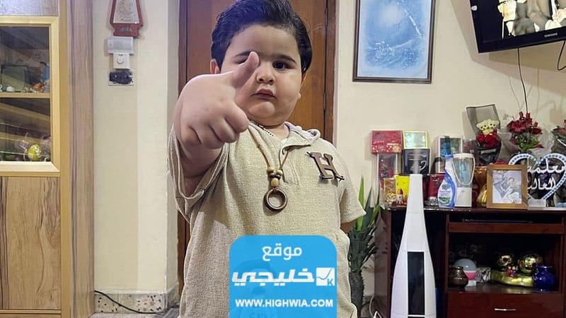 صاحب الشارب الغريب