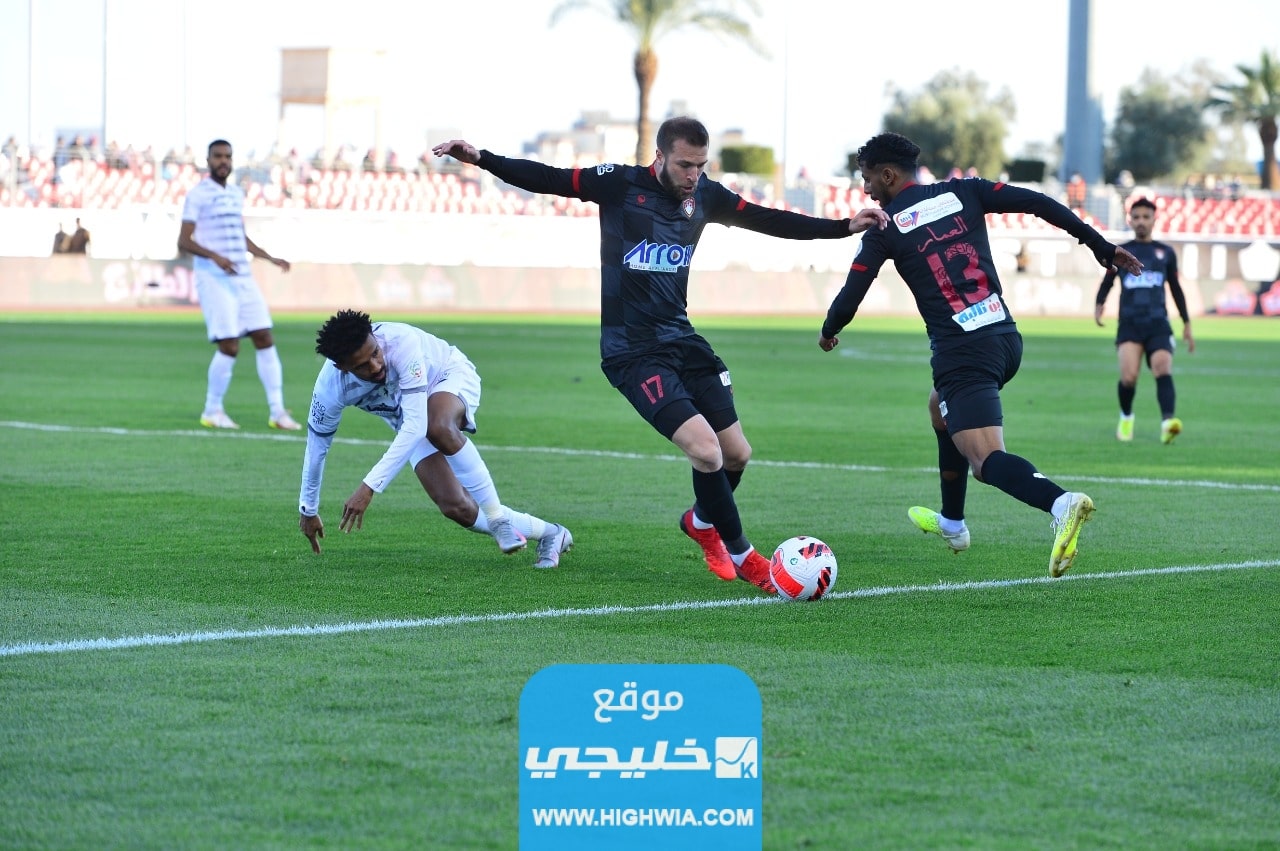 تشكيلة الطائي ضد ضمك في دوري روشن السعودي 2023