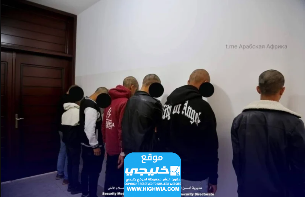 عقاب طلاب غائبين عن الدراسة في ليبيا بالصور والفيديو