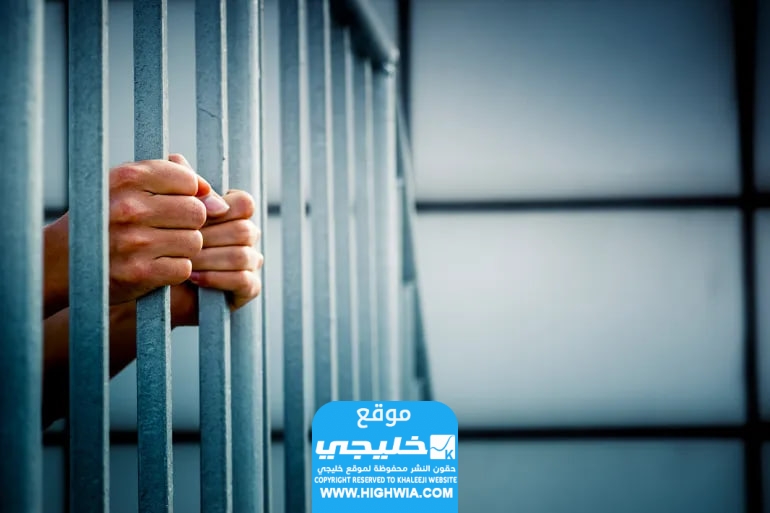 سبب القبض على تاجر شهير في العود.