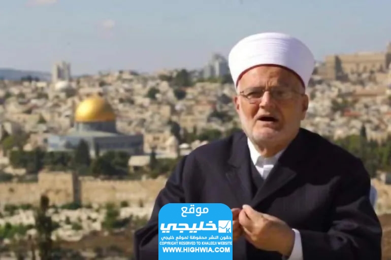 الاحتلال الإسرائيلي يقتحم منزل الشيخ عكرمة صبري.