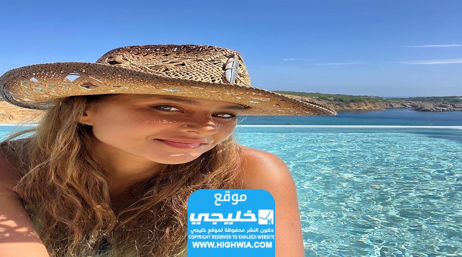 قصة مسلسل فراولة بطولة نيللي كريم