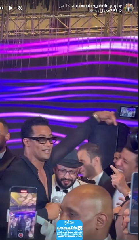محمد رمضان ينفعل على شخص حاول التقاط صورة معه