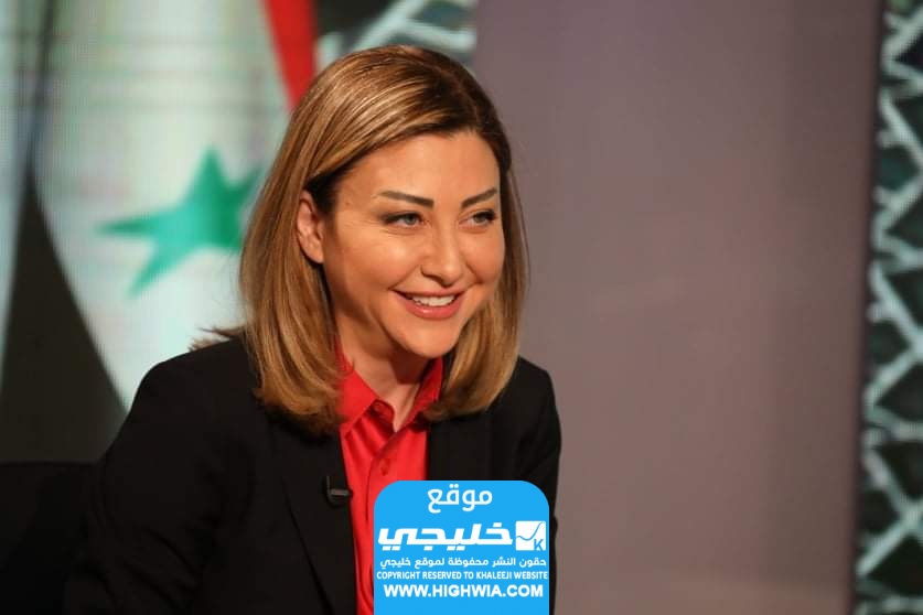 كم عمر لونا الشبل المذيعة السورية