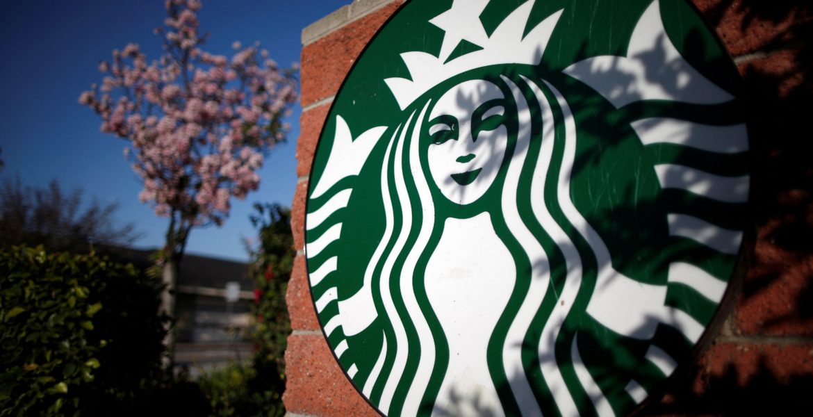 إقالة الرئيس التنفيذي لستاربكس