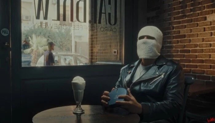 المطرب المقنع.. من هو توليت TUL8TE